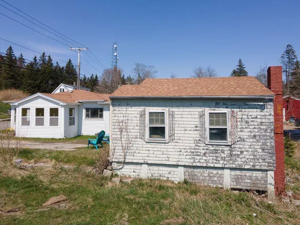 $237,000 | 7 North Main Street, Stonington, ME 04681