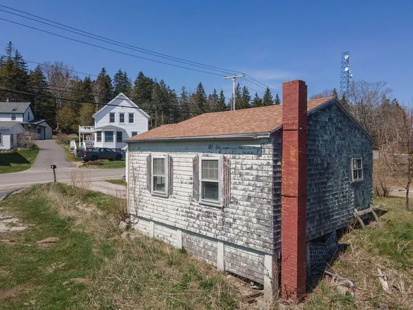 $237,000 | 7 North Main Street, Stonington, ME 04681