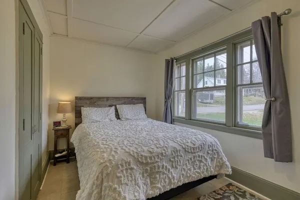 $237,000 | 7 North Main Street, Stonington, ME 04681