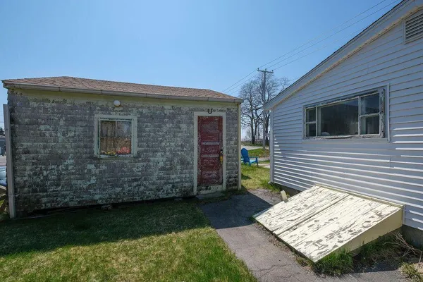 $237,000 | 7 North Main Street, Stonington, ME 04681