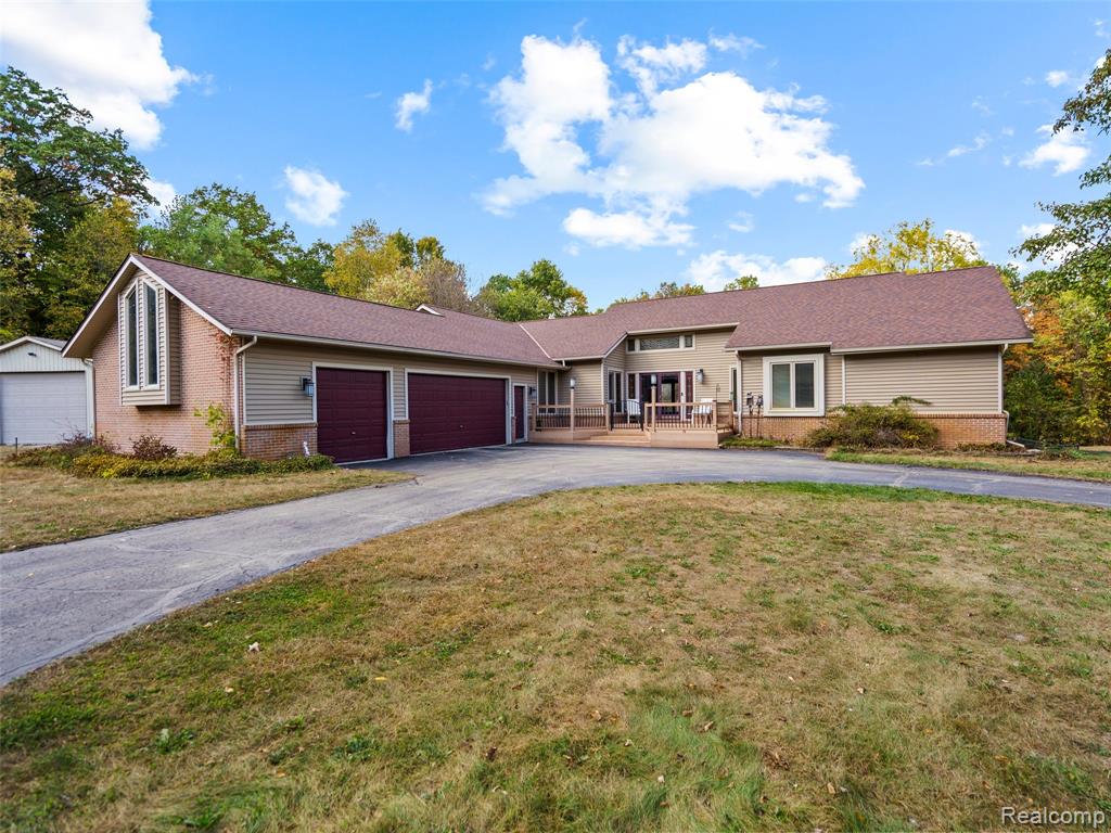 7286 Pine Knob Road Clarkston, MI 48348 - Photo 2 of 71