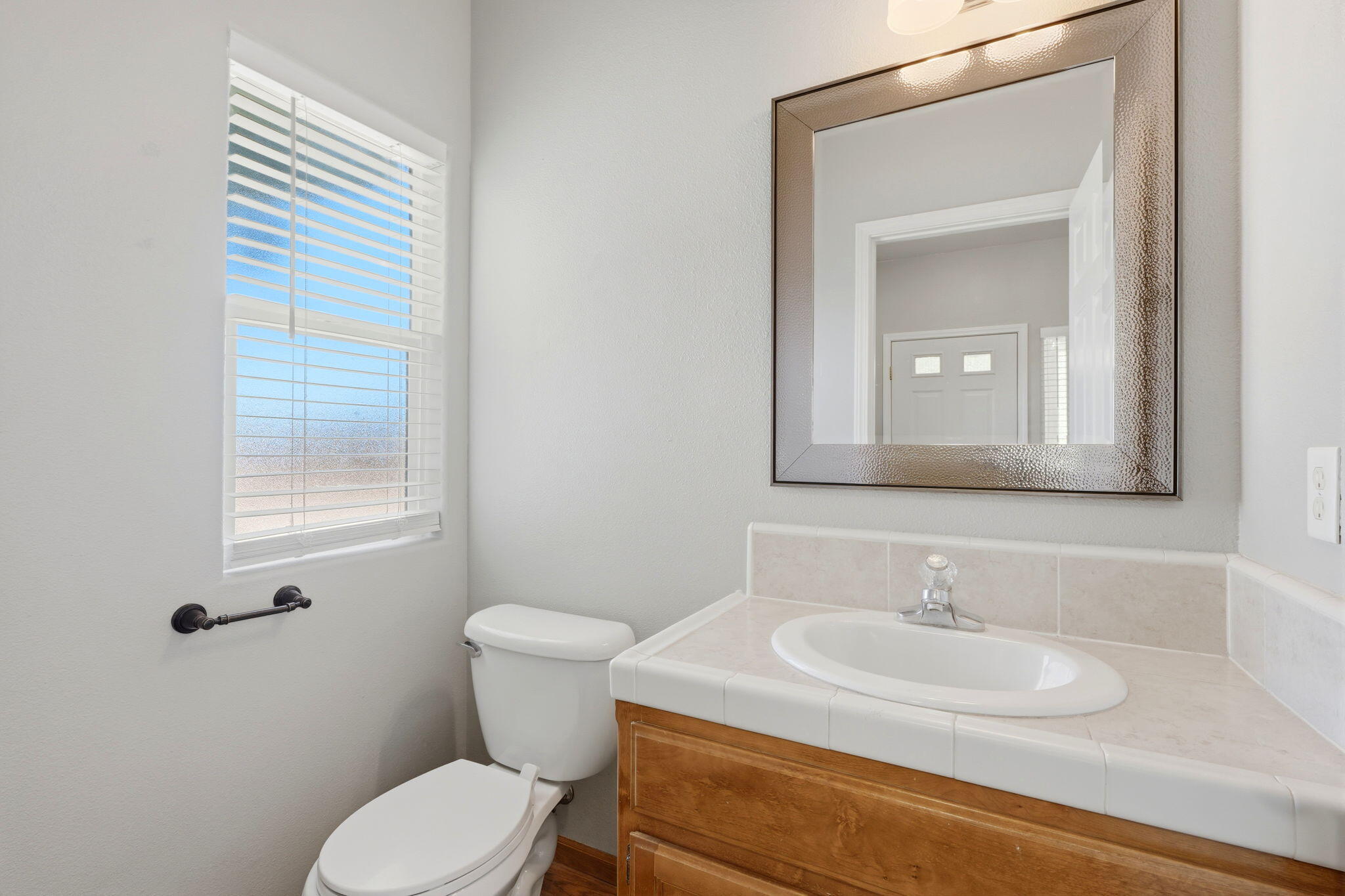 142 South Filbert Road Exeter, CA 93221 - Photo 7 of 41 7-142_S_Filbert_Rd_008
