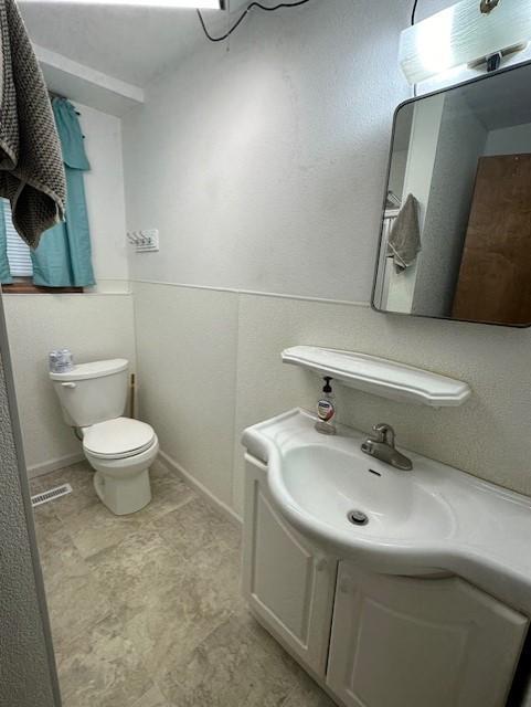 2009 Great Bend Boulevard Windom, MN 56101 - Photo 7 of 8