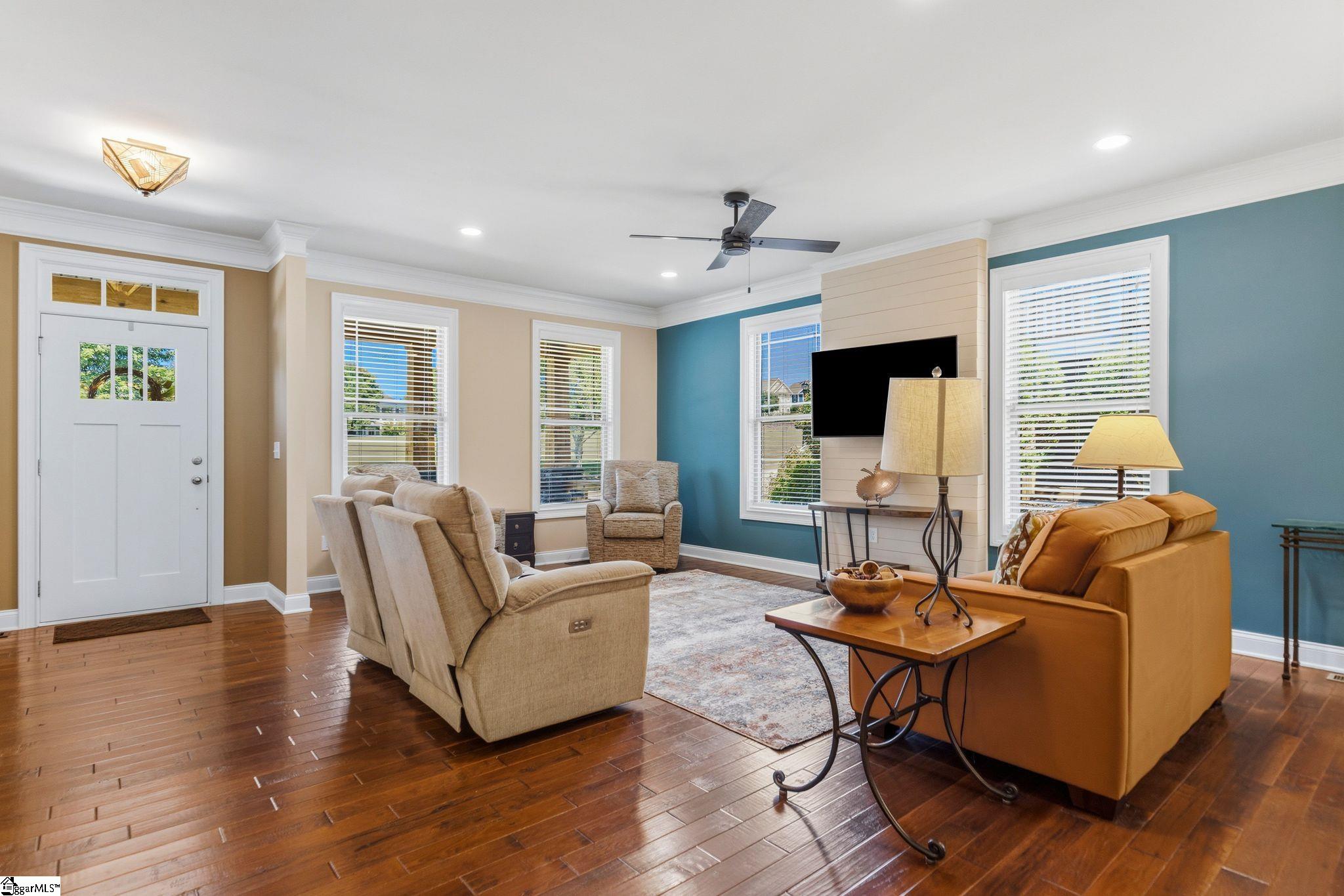 14 Ridenour Avenue Greenville, SC 29617 - Photo 4 of 34