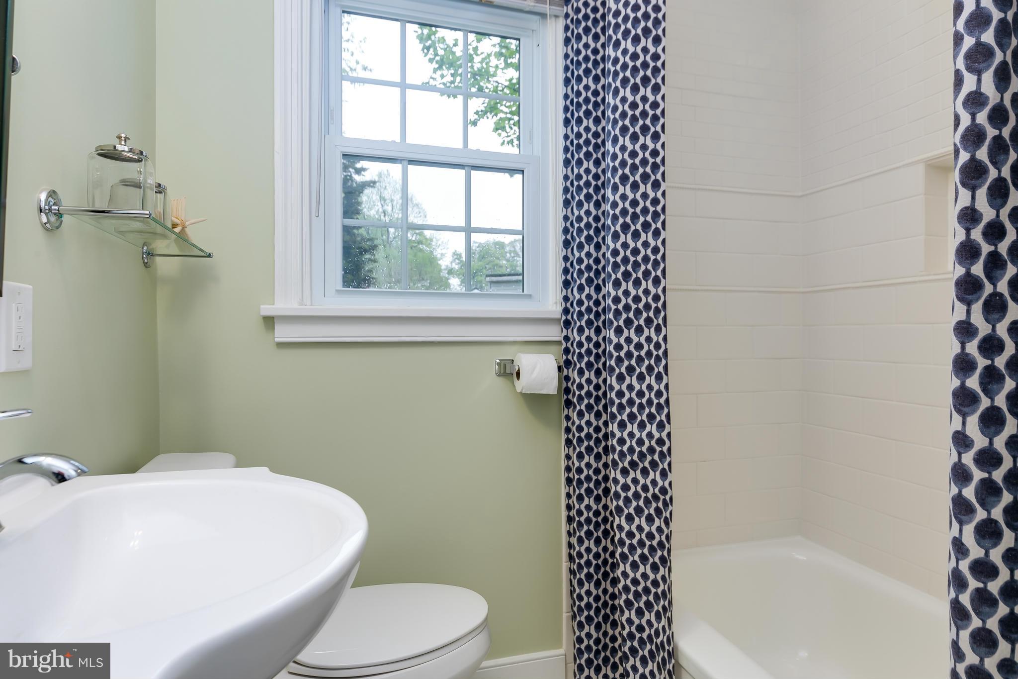2829 Munson Street Silver Spring, MD 20902 - Photo 17 of 30 Bath