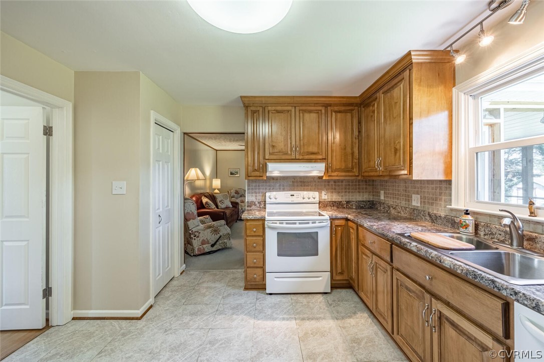 1206 Wellington Road Colonial Heights, VA 23834 - Photo 11 of 40 Gallery Image 11