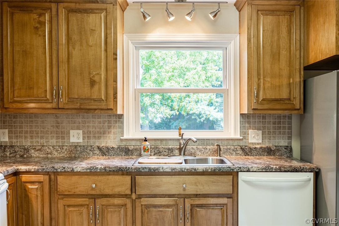 1206 Wellington Road Colonial Heights, VA 23834 - Photo 16 of 40 Gallery Image 16