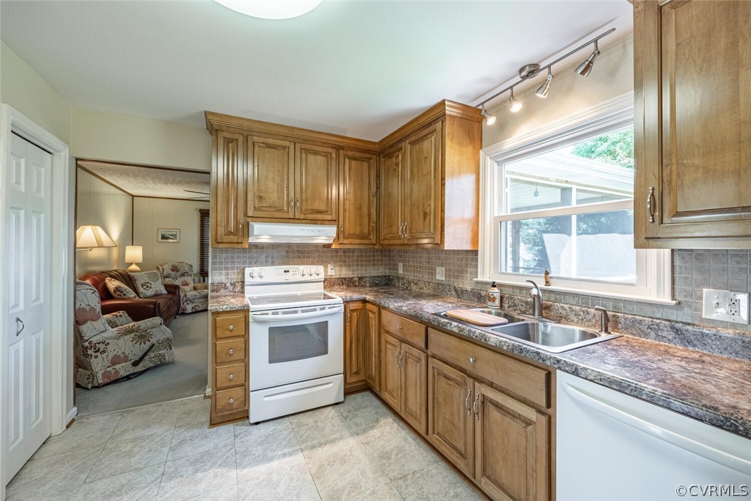 1206 Wellington Road Colonial Heights, VA 23834 - Photo 10 of 40 Gallery Image 10