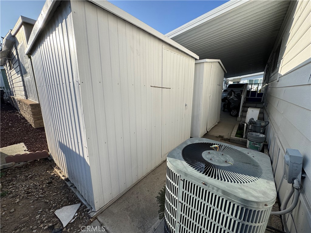 9800 Base Line Road, Unit 76 Rancho Cucamonga, CA 91701 - Photo 18 of 20 a bathroom with a sink and a window