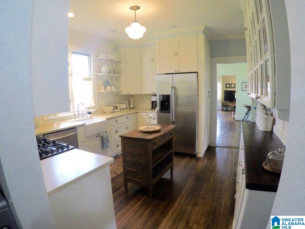 412 Cliff Place Birmingham, AL 35209 - Photo 5 of 12