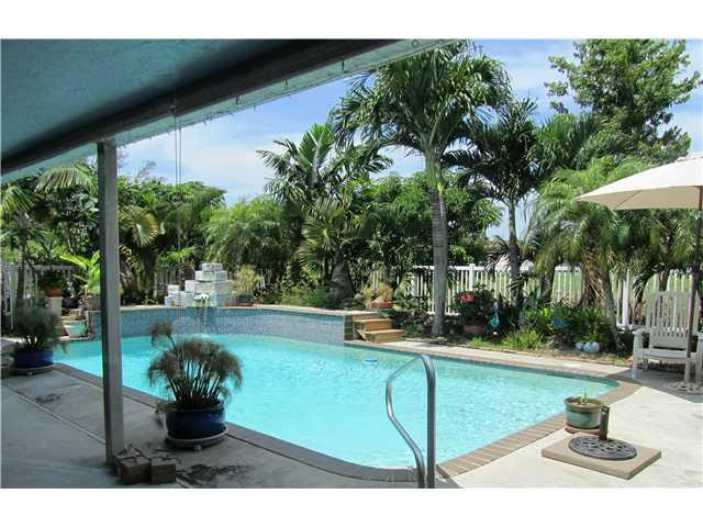 22187 Aquila Street Boca Raton, FL 33428 - Photo 4 of 24 Swimming Pool/Hot Tub/Sauna