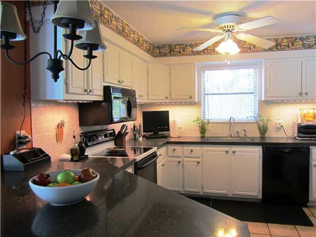 22187 Aquila Street Boca Raton, FL 33428 - Photo 5 of 24 Kitchen