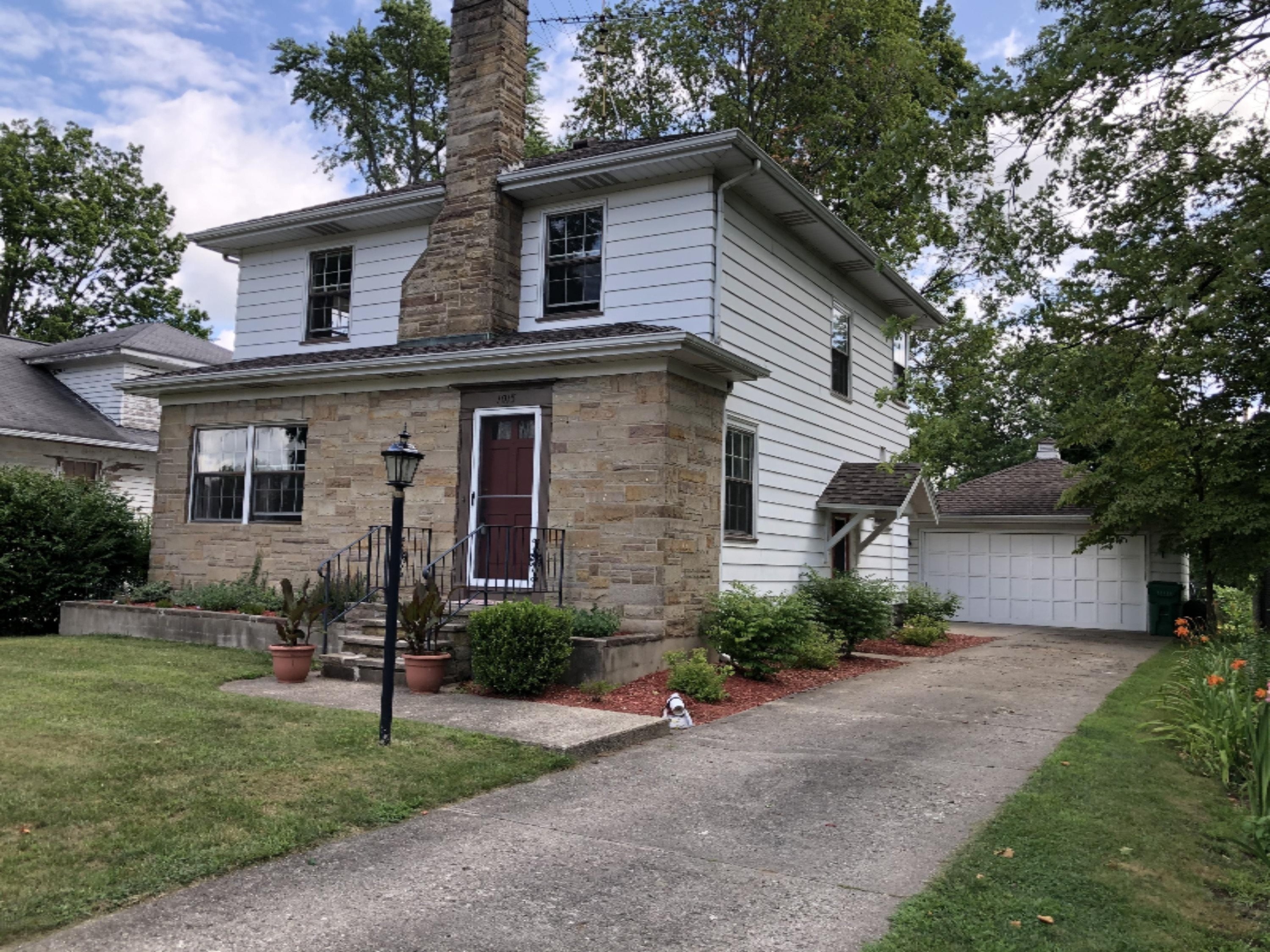 1015 North Main Street Three Rivers, MI 49093 - Photo 1 of 32 Front