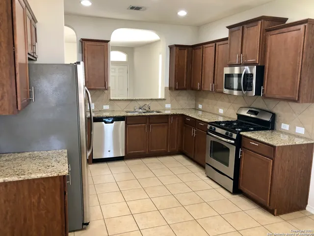 $1,800 | 10306 Floore Hollow, San Antonio, TX 78254