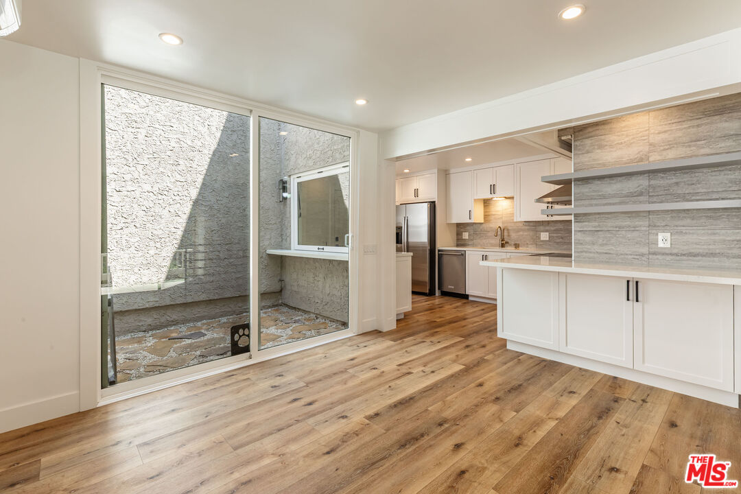 28368 Rey De Copas Lane Malibu, CA 90265 - Photo 13 of 31