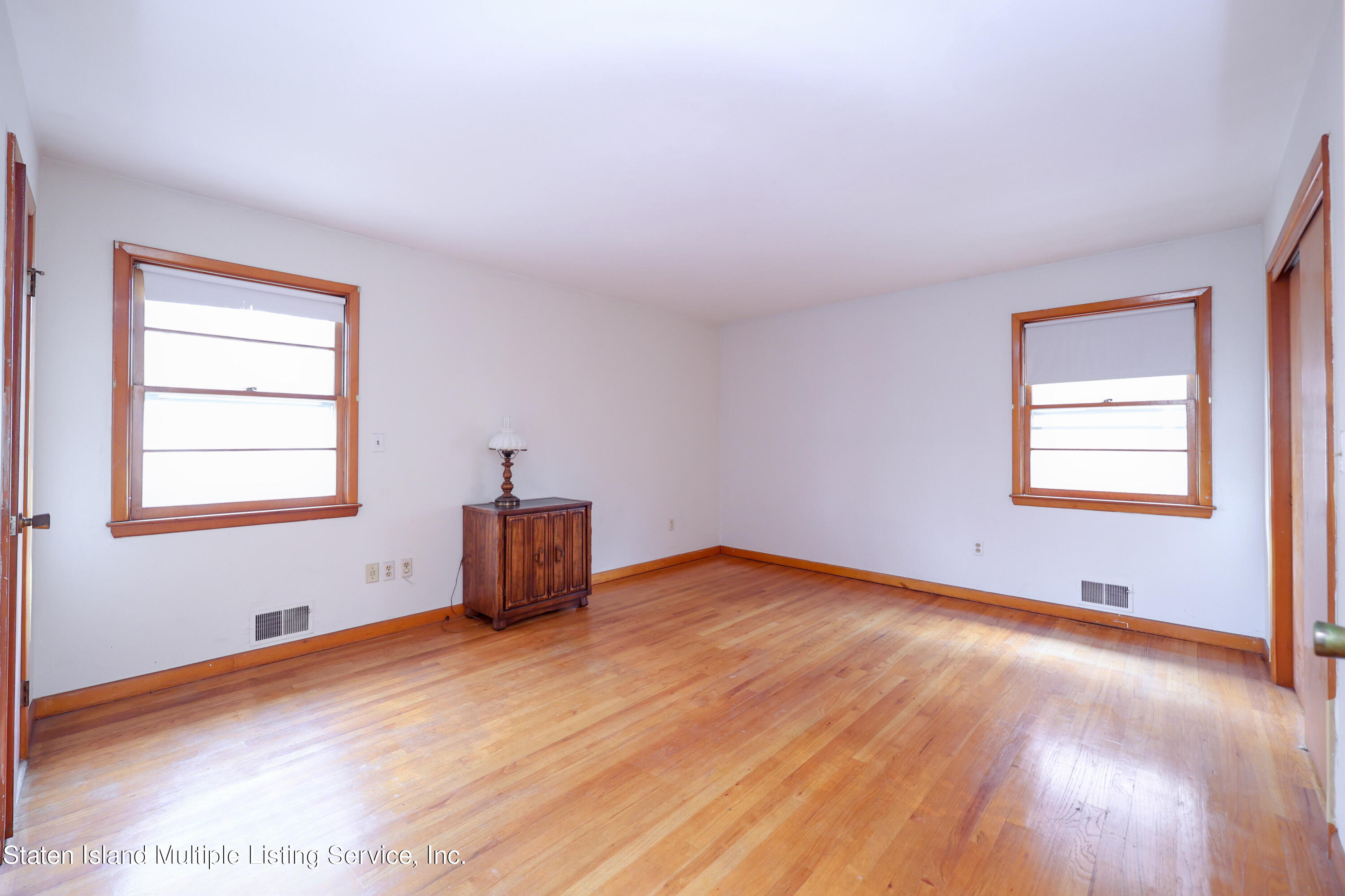 49 Beverly Road Staten Island, NY 10305 - Photo 13 of 21 IMG_1289