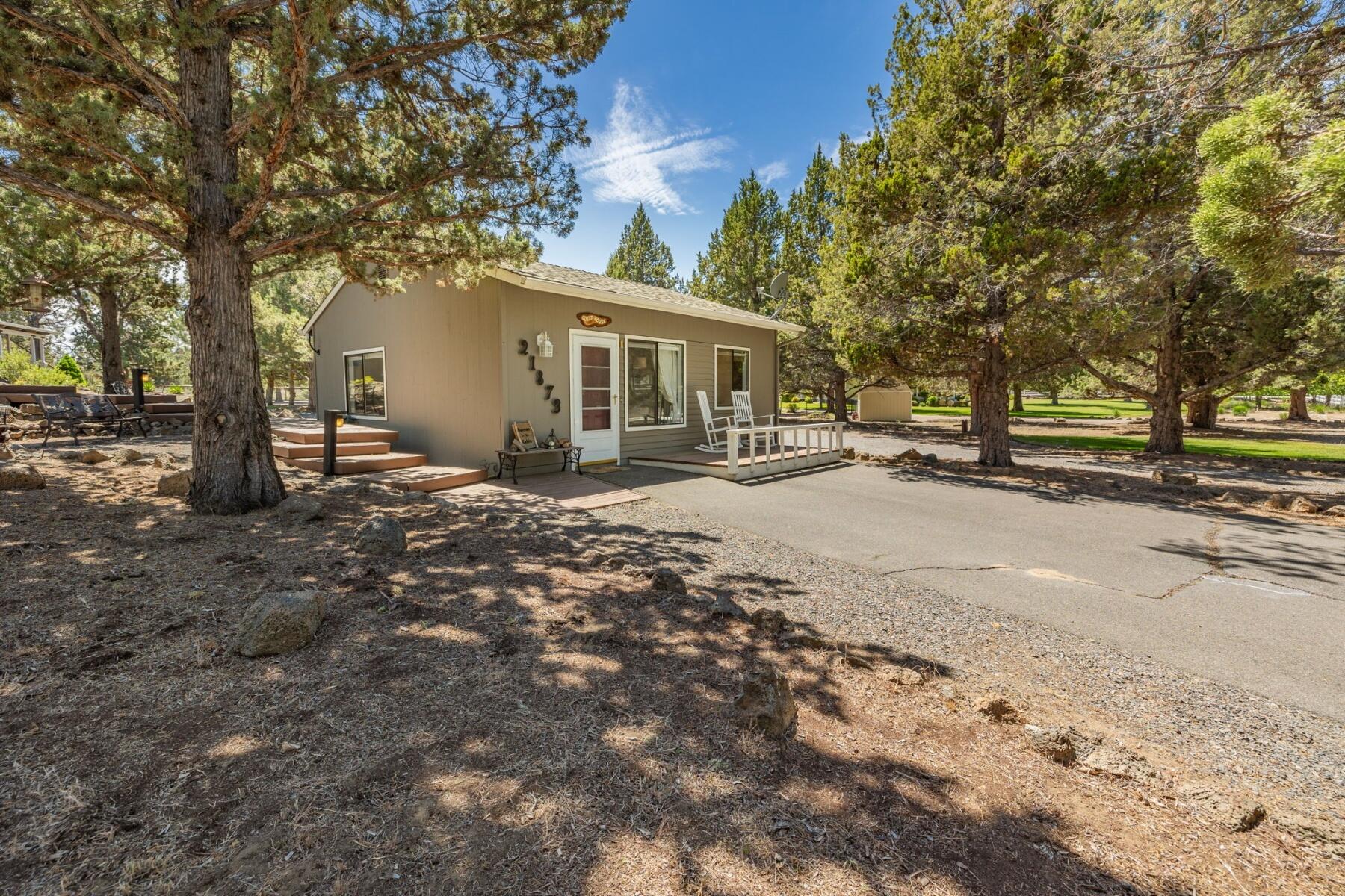 21873 Rincon Avenue Bend, OR 97702 - Photo 4 of 52 batch_5-web-or-mls-Riley Visuals-5