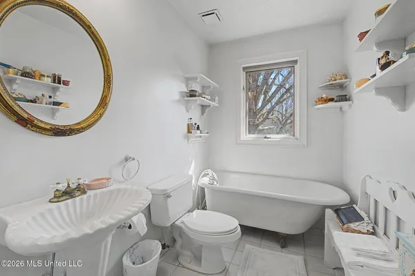 $450,000 | 5480 Polk Lane, Olive Branch, MS 38654