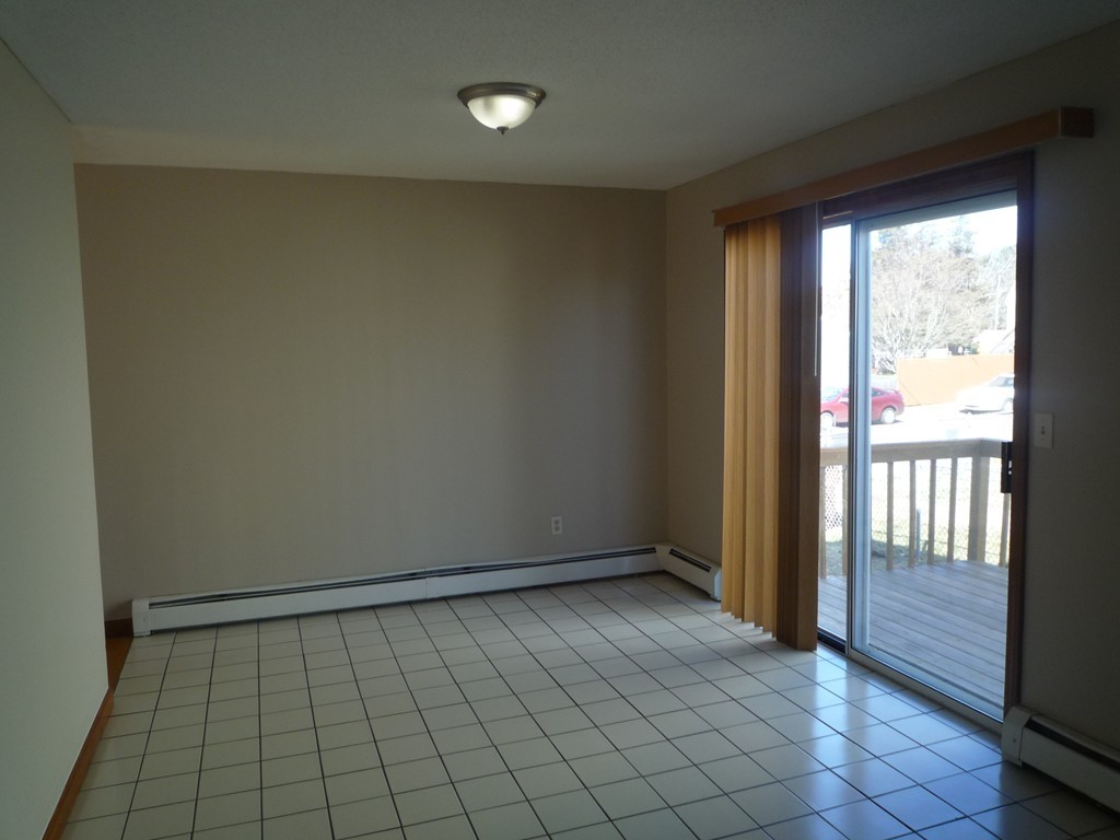 866 Cambridge Street Fall River, MA 02721 - Photo 4 of 21