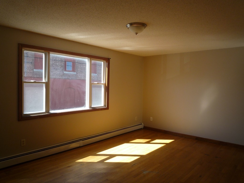 866 Cambridge Street Fall River, MA 02721 - Photo 6 of 21