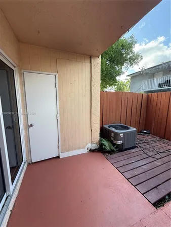 $2,000 | 15687 Southwest 85th Terrace, Unit 233, Miami, FL 33193
