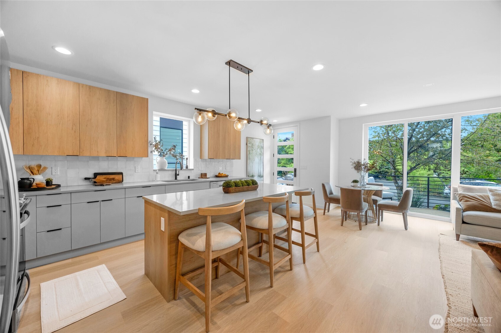 922 16th Avenue, Unit A Seattle, WA 98122 - Photo 13 of 29