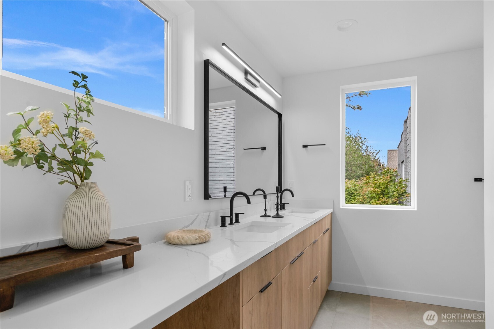922 16th Avenue, Unit A Seattle, WA 98122 - Photo 23 of 29