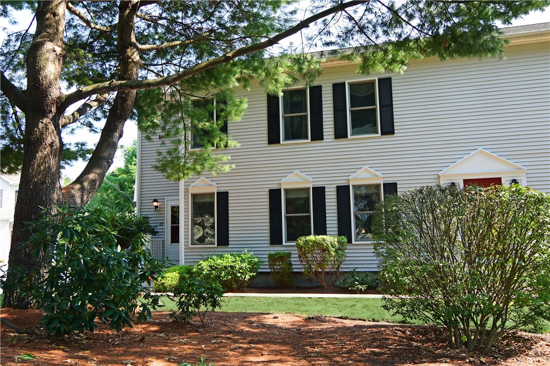 153 High Street, Unit 29 Westerly, RI 02891 - Photo 5 of 31