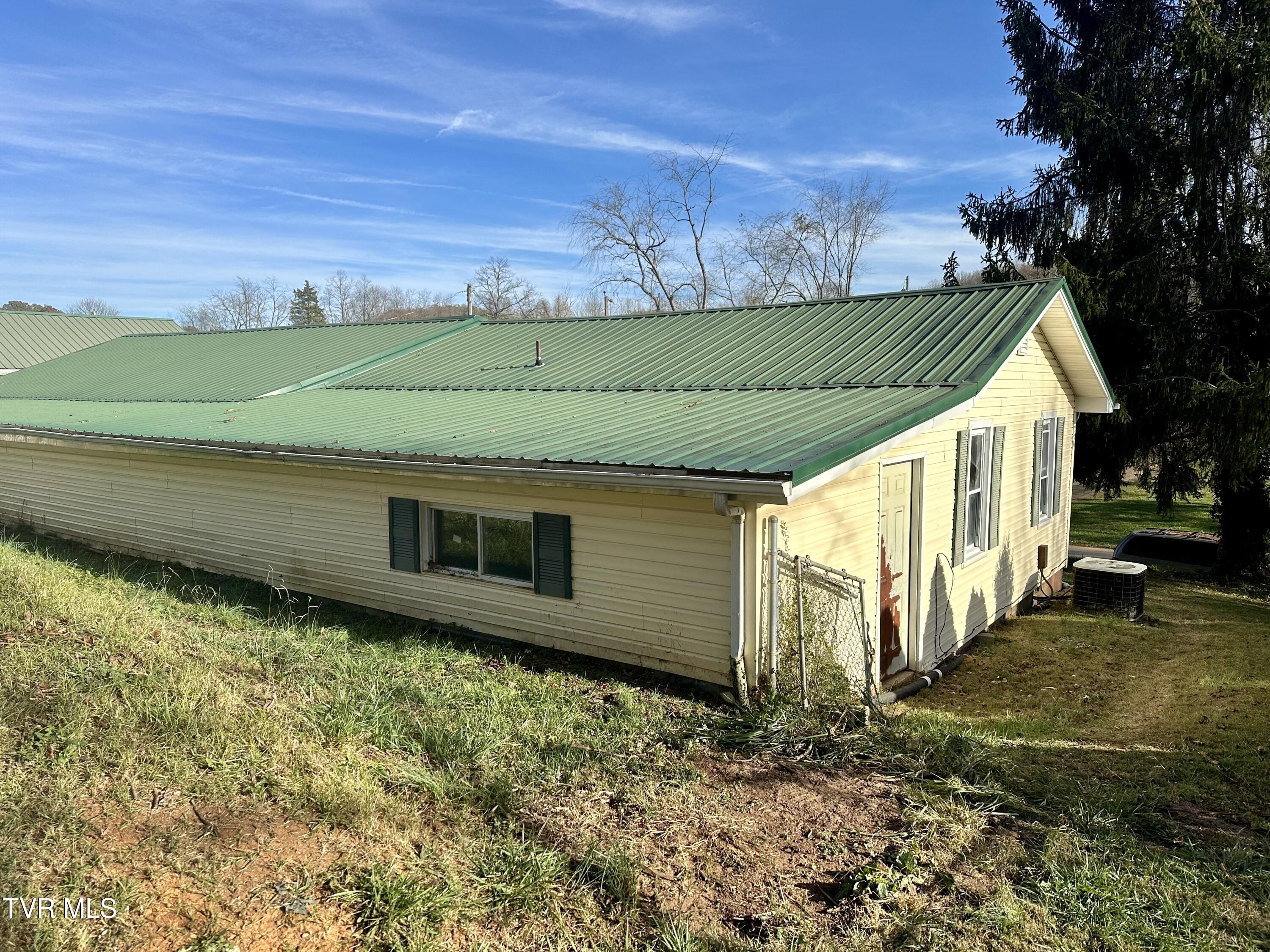 184 Hillcrest Road Bluff City, TN 37618 - Photo 17 of 18 17