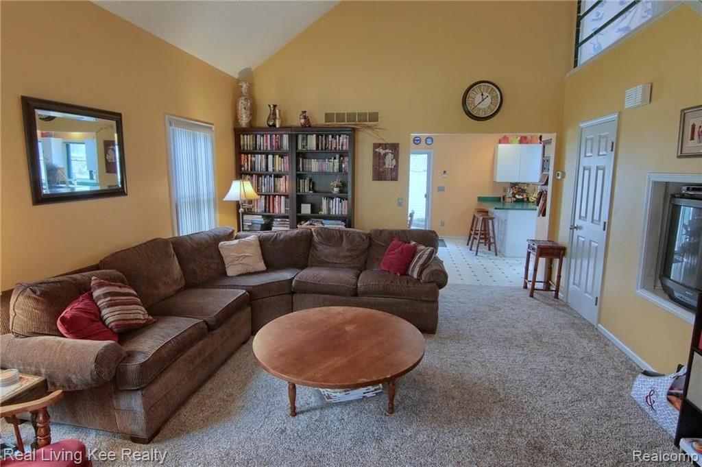 2317 Culbertson Avenue Rochester, MI 48307 - Photo 3 of 32