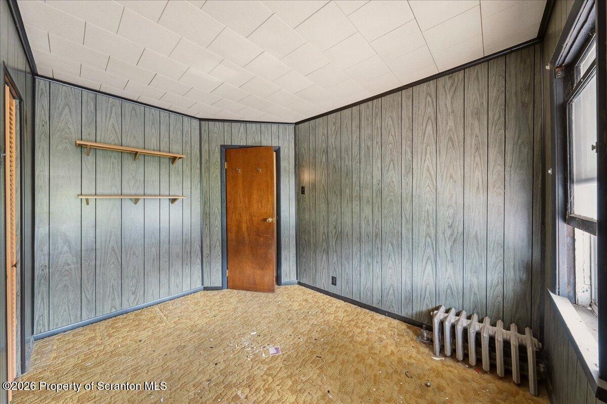 910-912 Hampton Street Scranton, PA 18504 - Photo 11 of 35 912- Bedroom 2