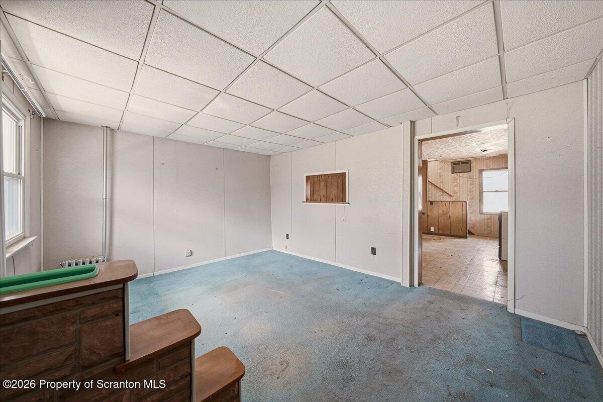 910-912 Hampton Street Scranton, PA 18504 - Photo 13 of 35 910- Living Room