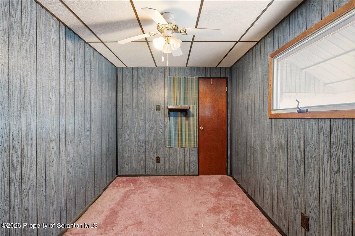 910-912 Hampton Street Scranton, PA 18504 - Photo 18 of 35 910- Bedroom 1