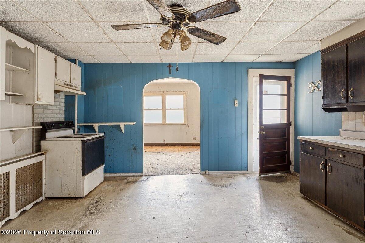 910-912 Hampton Street Scranton, PA 18504 - Photo 5 of 35 912- Kitchen