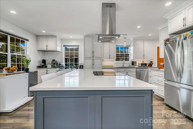 $525,000 | 215 East Oakview Road, Asheville, NC 28806