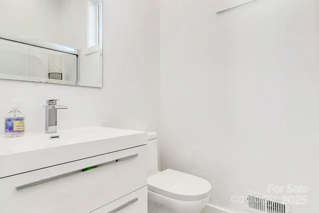 $525,000 | 215 East Oakview Road, Asheville, NC 28806