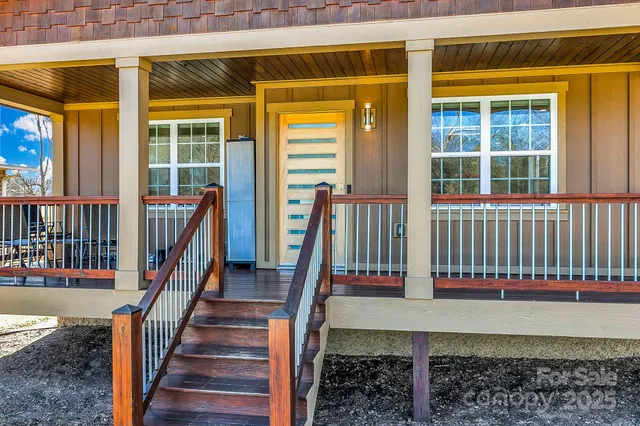 $525,000 | 215 East Oakview Road, Asheville, NC 28806