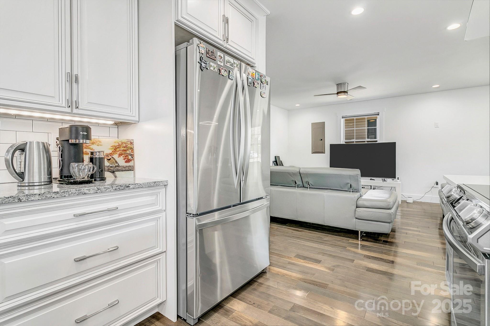 215 East Oakview Road Asheville, NC 28806 - Photo 8 of 42