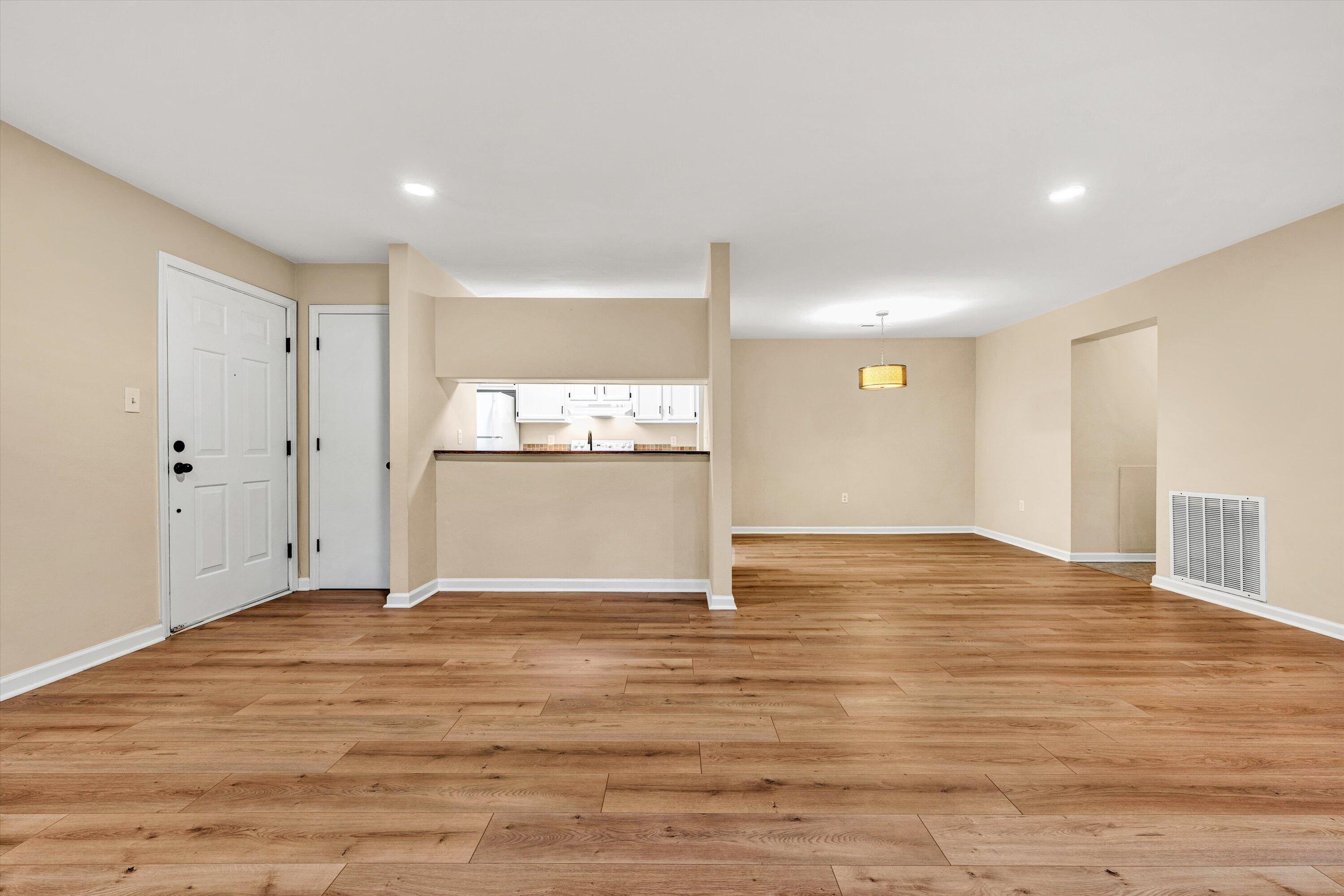 3361 Forest Ridge Road Roanoke, VA 24018 - Photo 3 of 24 05-DSC09393