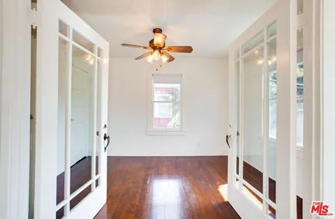 $2,195,000 | 105 Park Place, Venice, CA 90291