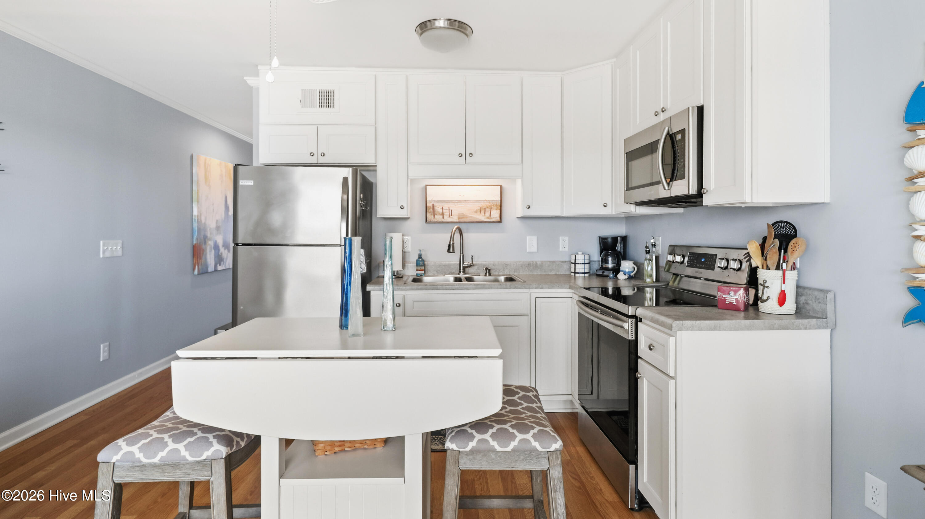 650 Cedar Point Boulevard, Unit B14 Cedar Point, NC 28584 - Photo 4 of 13 Kitchen