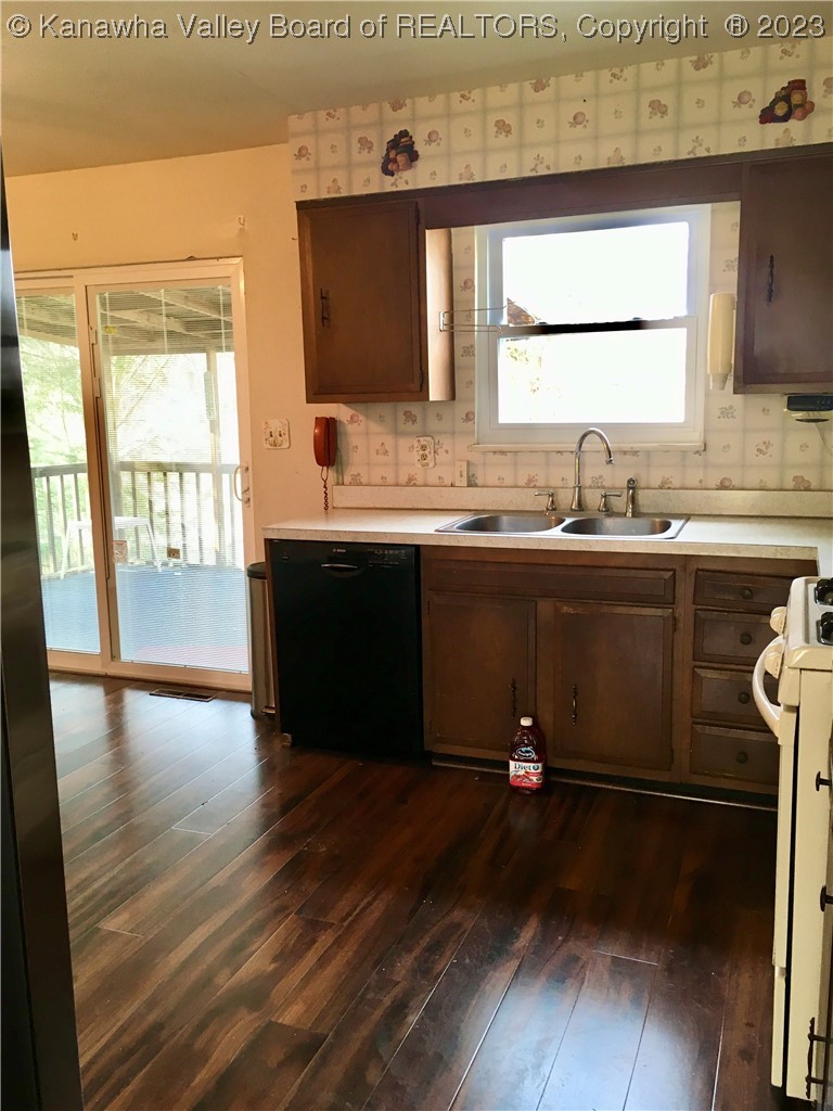 2749 Bills Creek Road Winfield, WV 25213 - Photo 8 of 33 Gallery Image 8
