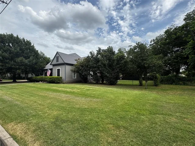 $350,000 | 818 East Elm Street, Hillsboro, TX 76645