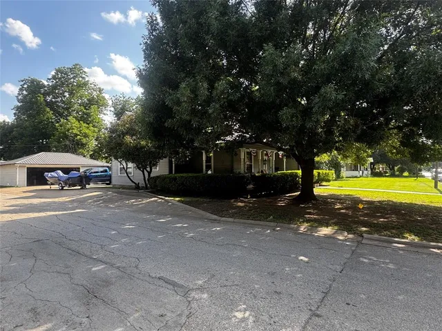 $350,000 | 818 East Elm Street, Hillsboro, TX 76645