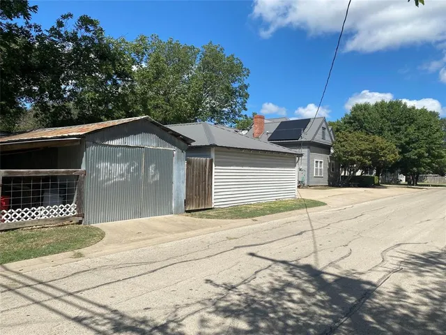 $350,000 | 818 East Elm Street, Hillsboro, TX 76645