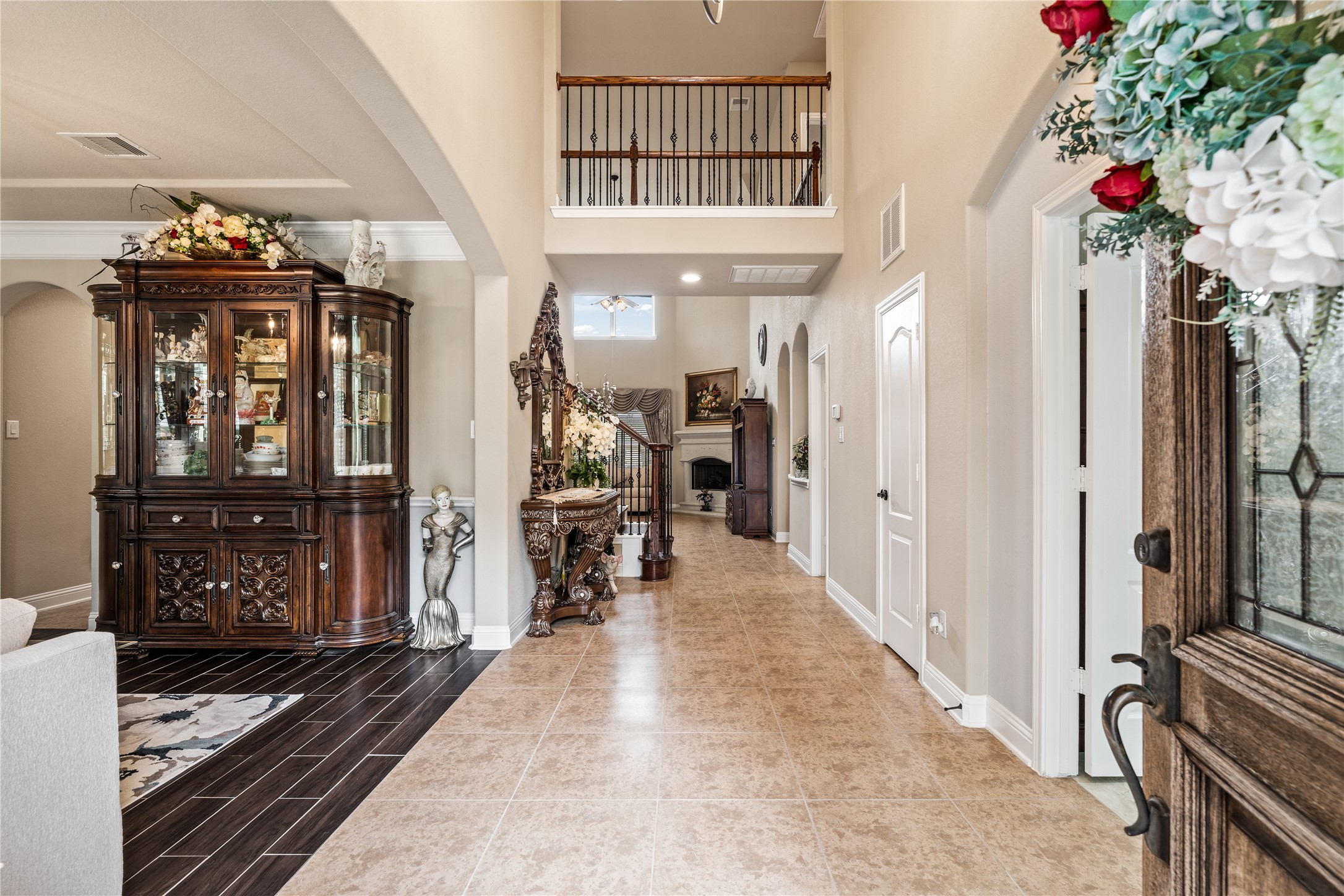 5802 Layton Meadows Lane Spring, TX 77379 - Photo 3 of 42 Entry hall from front door.