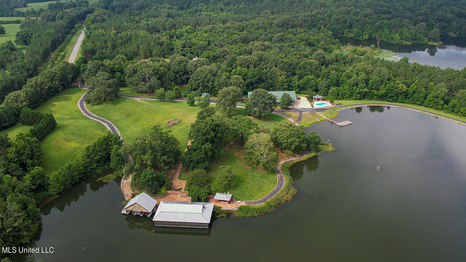 6300 Highway 22 Edwards, MS 39066 - Photo 1 of 54 Aerial of Main Lake 1500