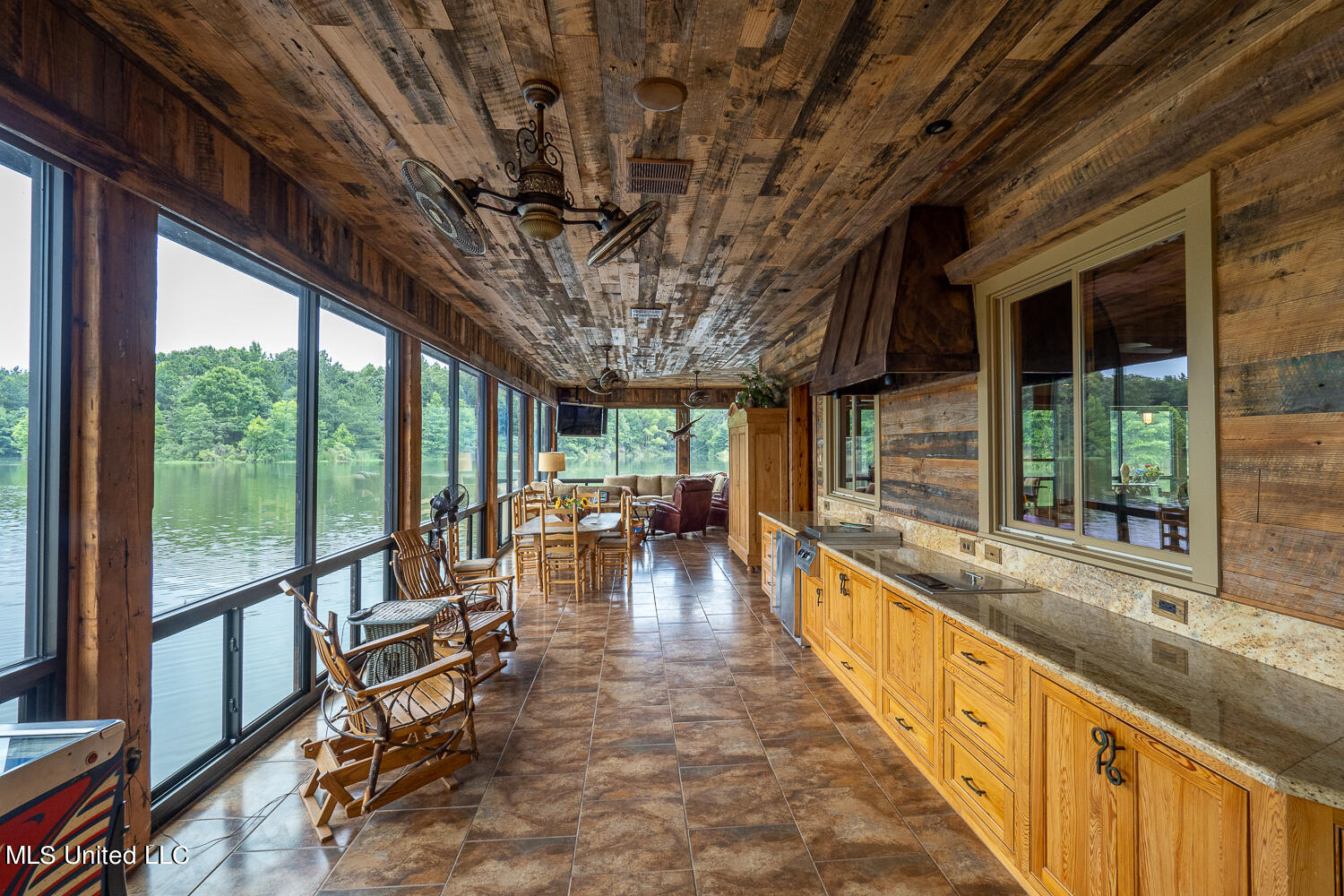 6300 Highway 22 Edwards, MS 39066 - Photo 38 of 54 Lake House-6231181