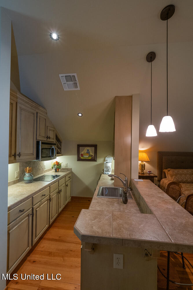 6300 Highway 22 Edwards, MS 39066 - Photo 43 of 54 Lake House-6231201