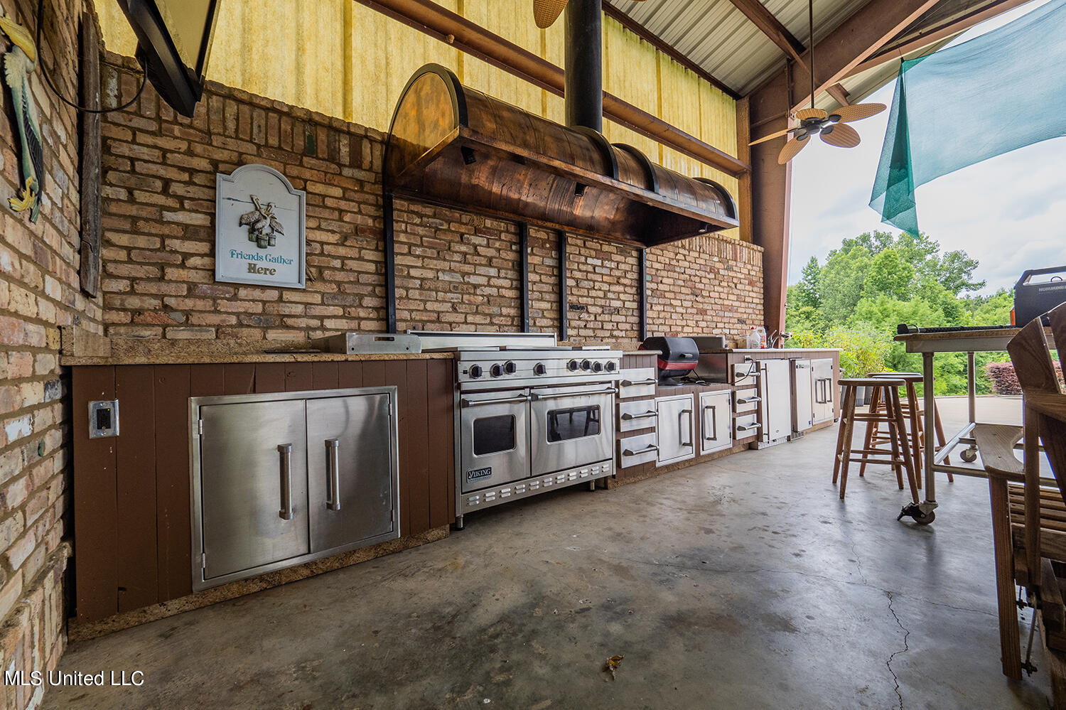 6300 Highway 22 Edwards, MS 39066 - Photo 10 of 54 Outdoor Kitchen 2